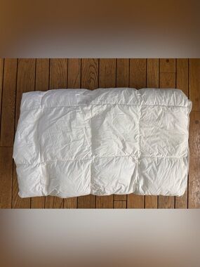 Crate & Barrel down alternative twin comforter /  duvet  insert EUC